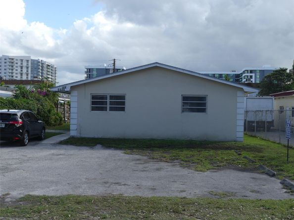 2226 Taylor St, Hollywood FL 33020