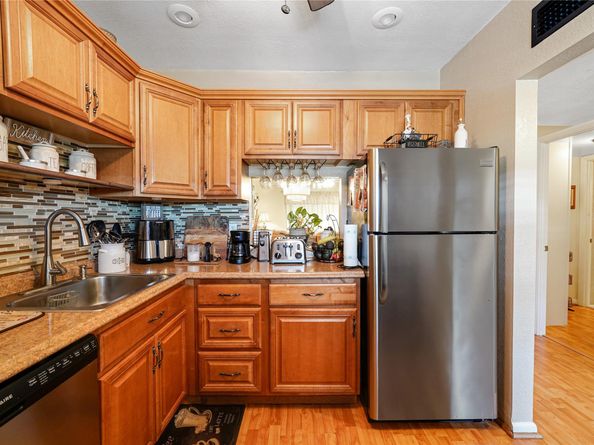 551 NW 76th Ter 208, Margate FL 33063