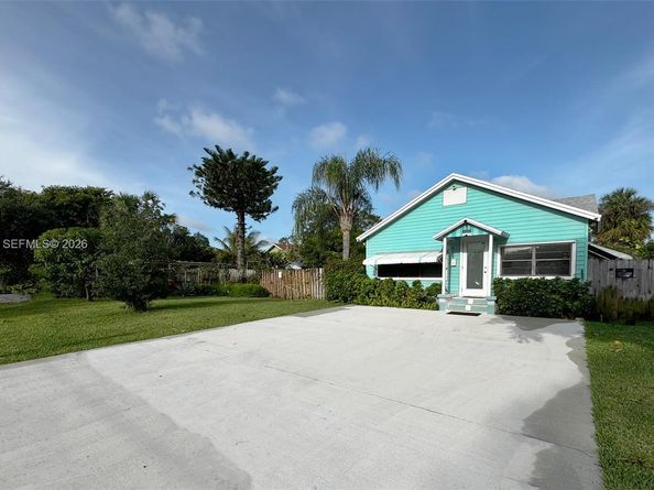 324 SW 3rd Avenue, Delray Beach FL 33444