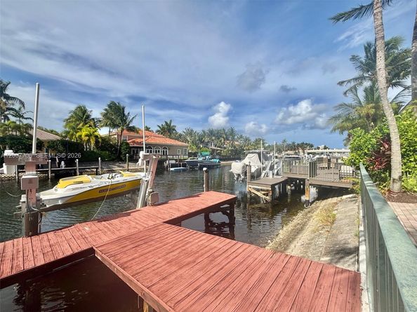 1141 Waterside Lane, Hollywood FL 33019
