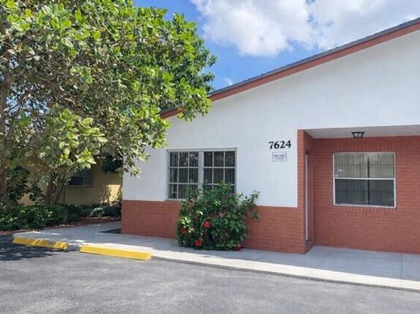 7624 SW 10th Street, North Lauderdale FL 33068