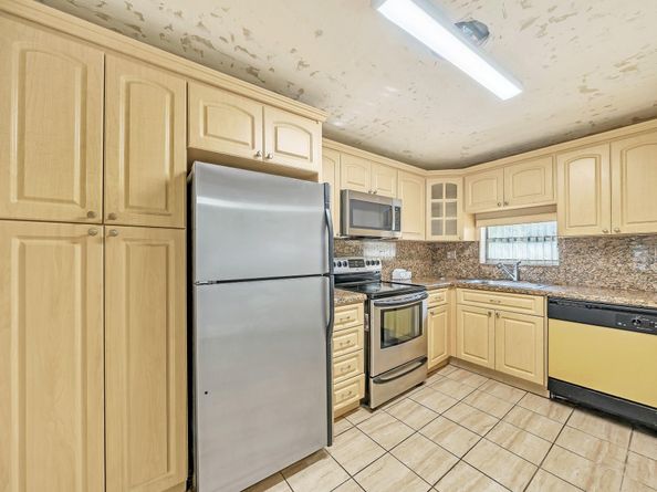 8980 S Hollybrook Blvd 204, Pembroke Pines FL 33025