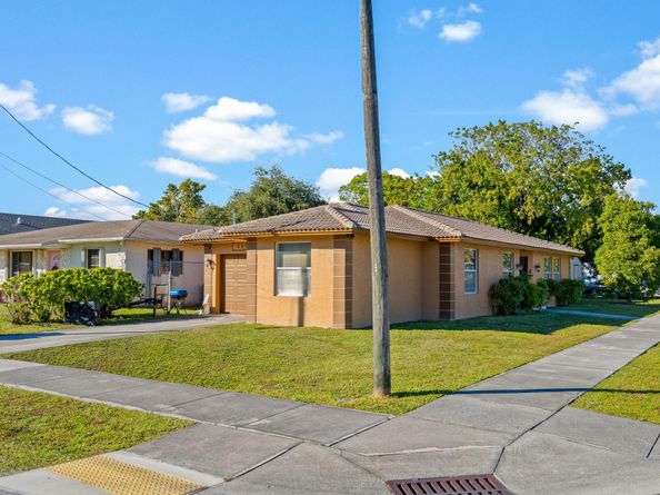 5201 SW 22nd St, West Park FL 33023