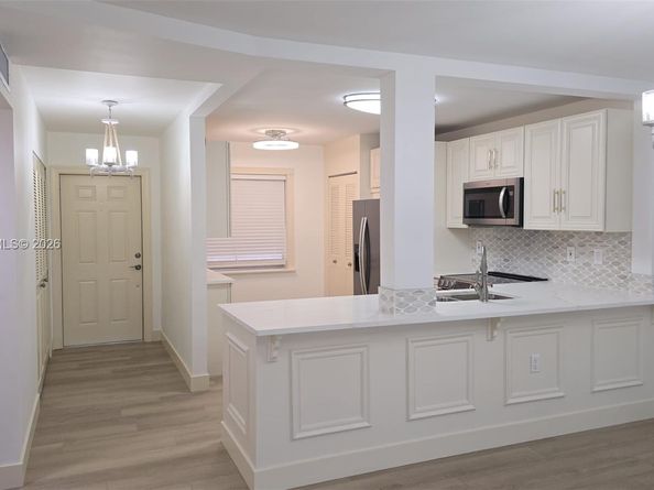 370 NW 76th Avenue 204, Margate FL 33063