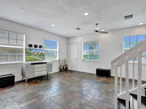 816 S Riverside Drive 816, Pompano Beach FL 33062