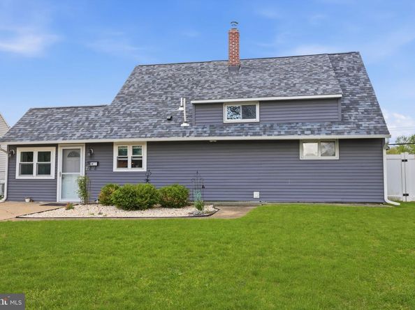 17 Needlepine Lane, Levittown PA 19054