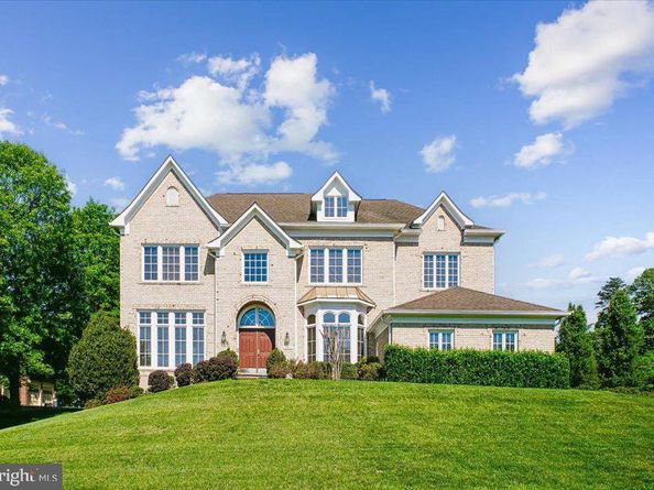 11040 Heathland Drive, Oakton VA 22124