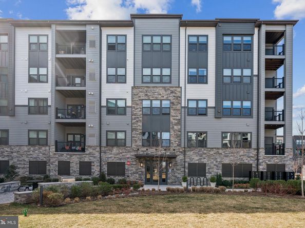 12875 Mosaic Park Way 4J, Herndon VA 20171