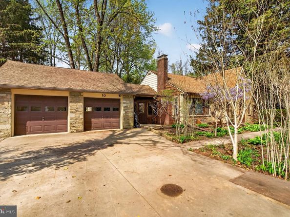 10 Pennsylvania Avenue, Fairless Hills PA 19030