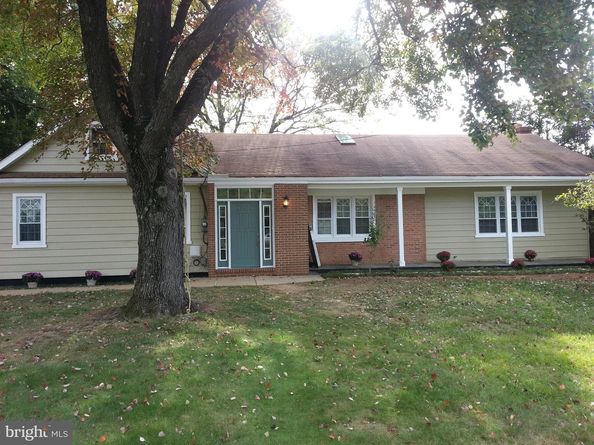 2063 Woodford Road, Vienna VA 22182