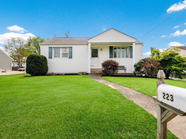223 Fitzwatertown Road, Willow Grove PA 19090
