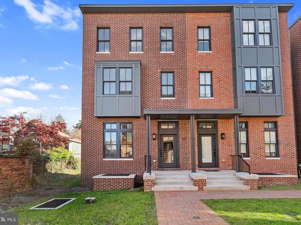 113 Thornton Lane, Newtown PA 18940
