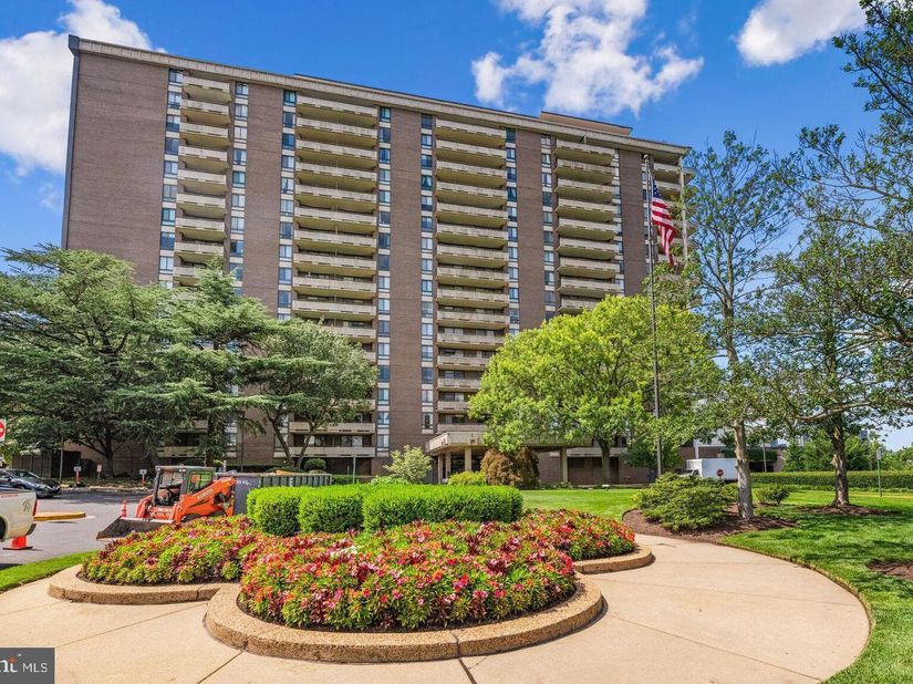 1800 Old Meadow Road 713, Mclean VA 22102