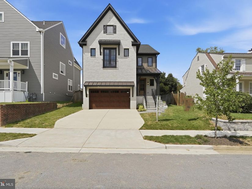 735 20TH Street S, Arlington VA 22202