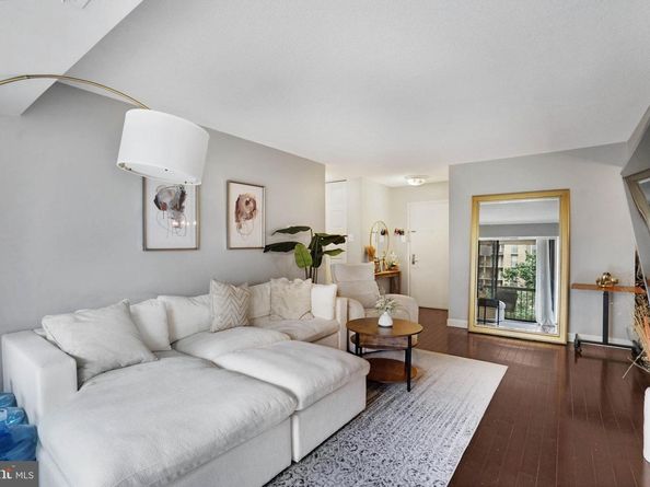 4500 S Four Mile Run Drive 407, Arlington VA 22204