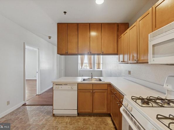 1100 Vine Street 402, Philadelphia PA 19107