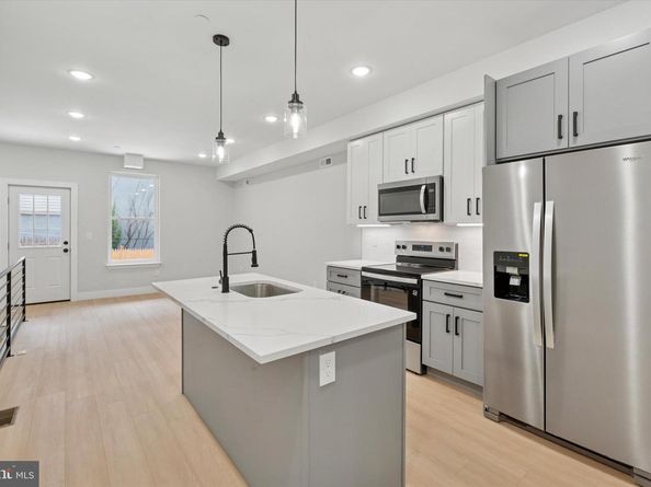 518 W Susquehanna Avenue, Philadelphia PA 19122