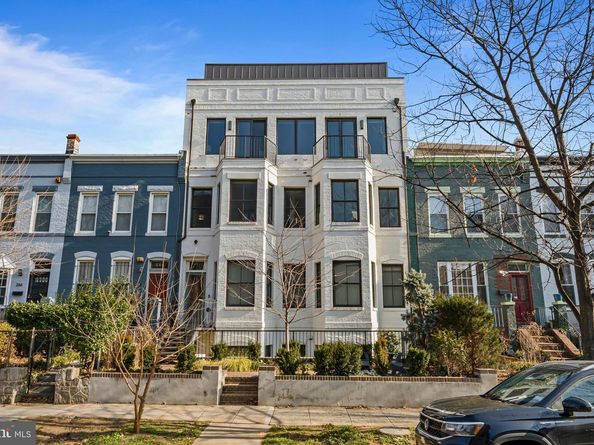 270 15TH Street SE 301, Washington DC 20003