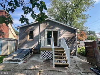 1960 Maple Avenue