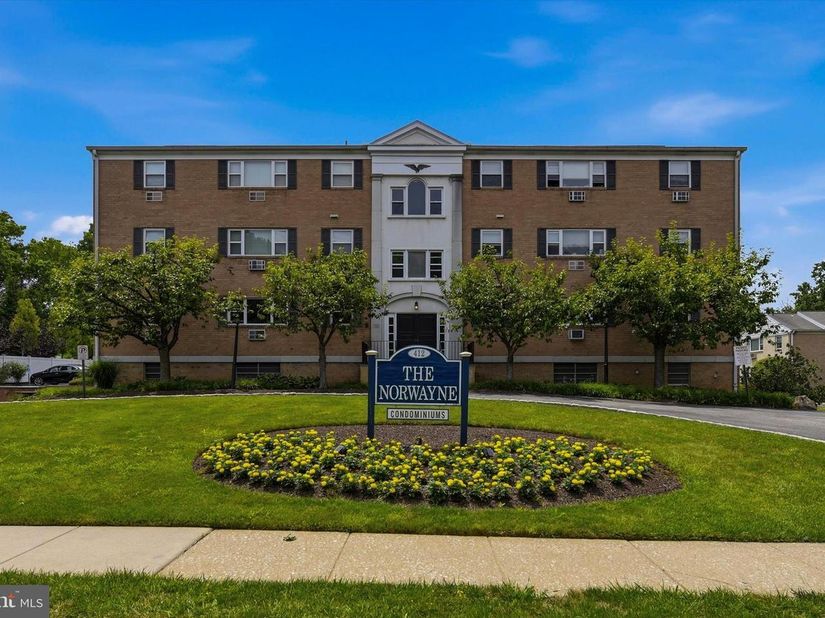 412 N Wayne Avenue 208, Wayne PA 19087