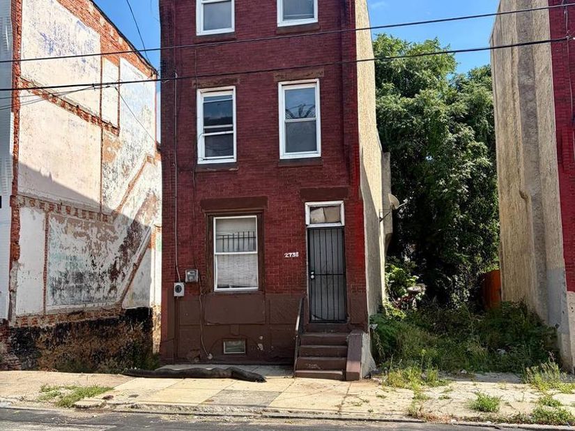 2738 W Glenwood Avenue, Philadelphia PA 19121