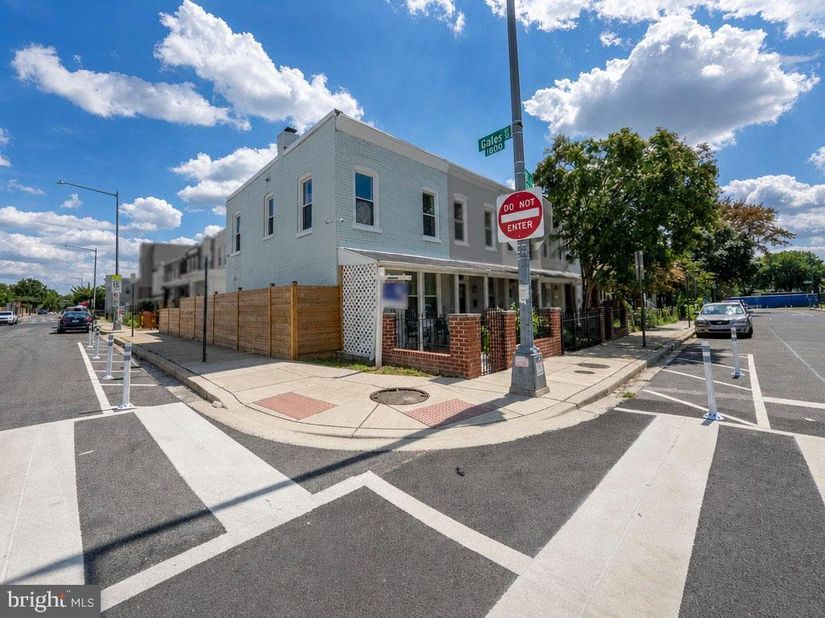 633 18TH Street NE, Washington DC 20002