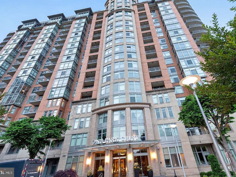 8220 Crestwood Heights Drive 1410, Mclean VA 22102