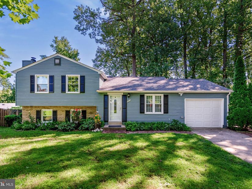 7807 Freehollow Drive, Falls Church VA 22042