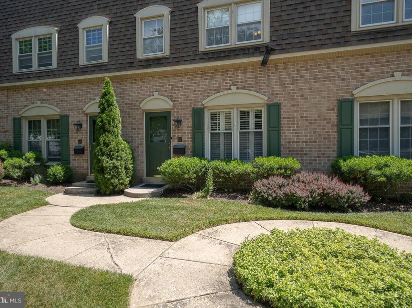 207 Bloomingdale Avenue 8B, Wayne PA 19087