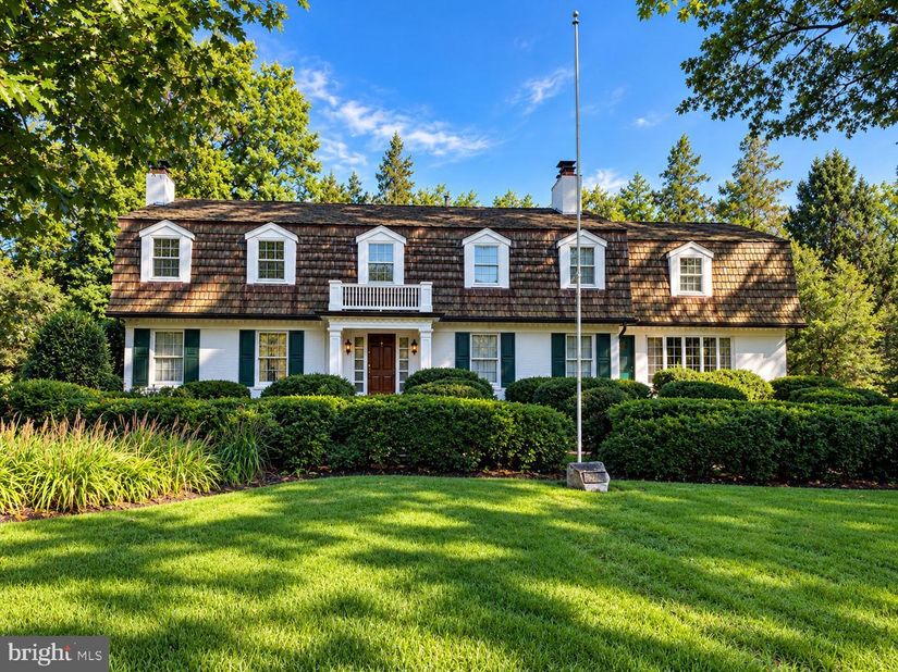 3525 Roberts Lane, Arlington VA 22207