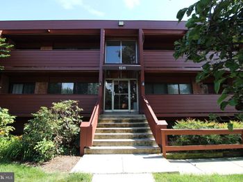 1511 S George Mason Drive