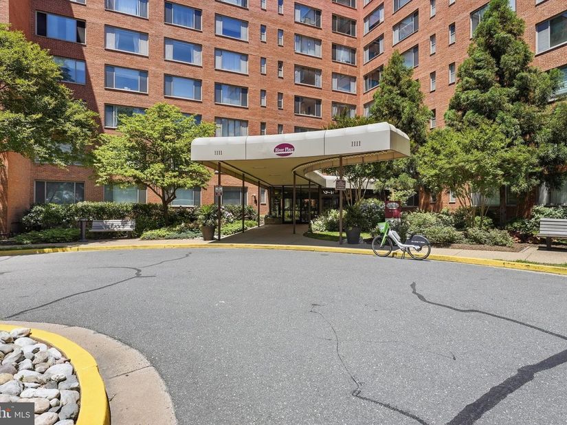 1111 Arlington Boulevard 604, Arlington VA 22209