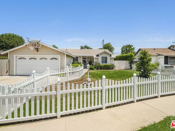 9134 Swinton Avenue, North Hills CA 91343