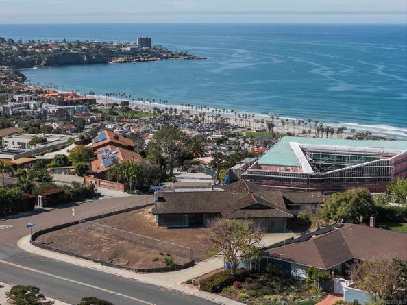 8504 Prestwick Dr, La Jolla CA 92037