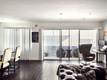 7259 Hillside Avenue