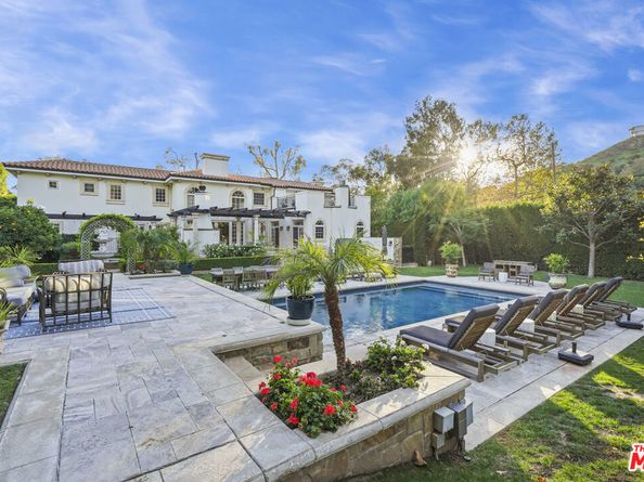 23255 Mariposa De Oro Street, Malibu CA 90265