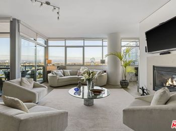 13650 Marina Pointe Drive