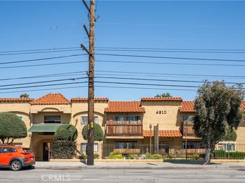 4810 N Vincent Avenue