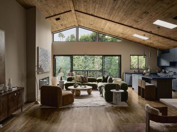 12406 La Maida Street, Los Angeles CA 91607