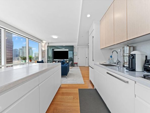 877 Francisco Street 1506, Los Angeles CA 90017