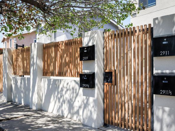 2911 1/2 N Coolidge Avenue, Los Angeles CA 90039