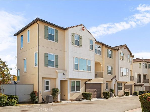 227 Promenade, Pomona CA 91767