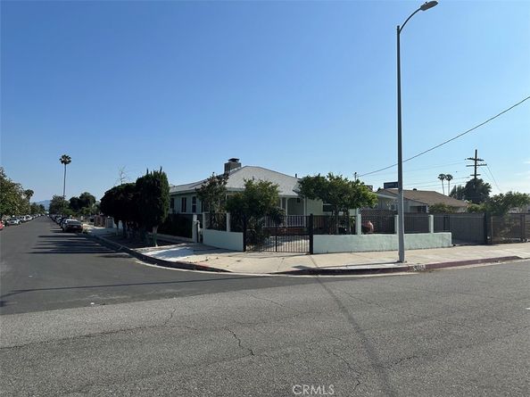 10842 Saticoy Street, Sun Valley CA 91352