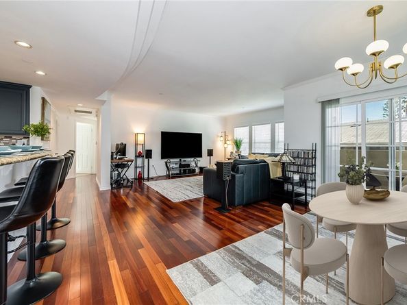 4832 Whitsett Avenue 305, Valley Village CA 91607