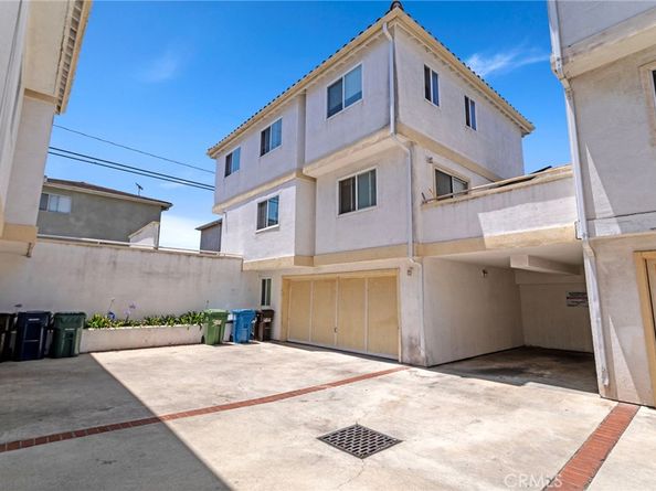 3918 W 118th Place 8, Hawthorne CA 90250