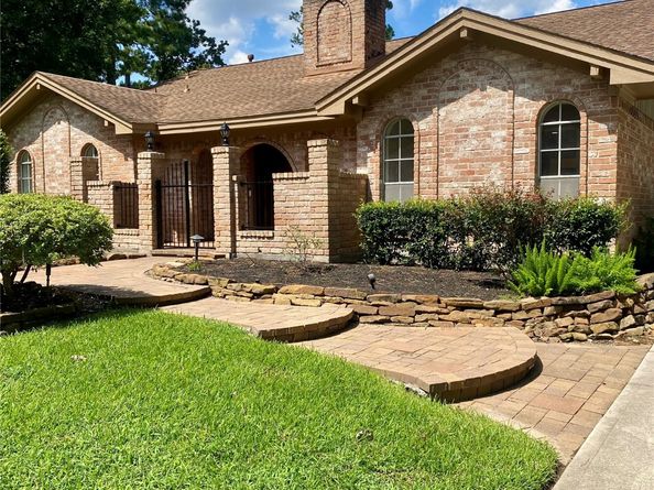 2203 Rolling Meadows Drive, Houston TX 77339