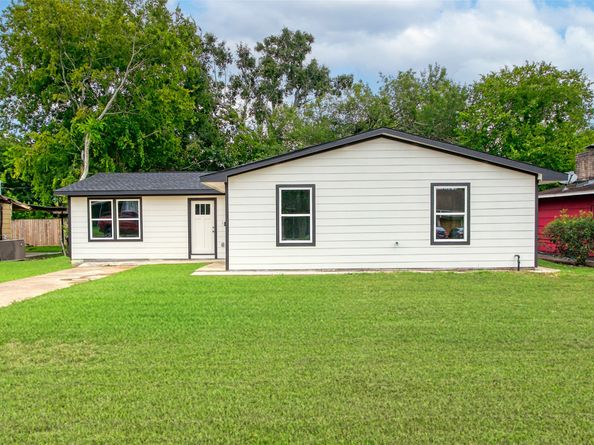 5727 Thrush Drive, Houston TX 77033