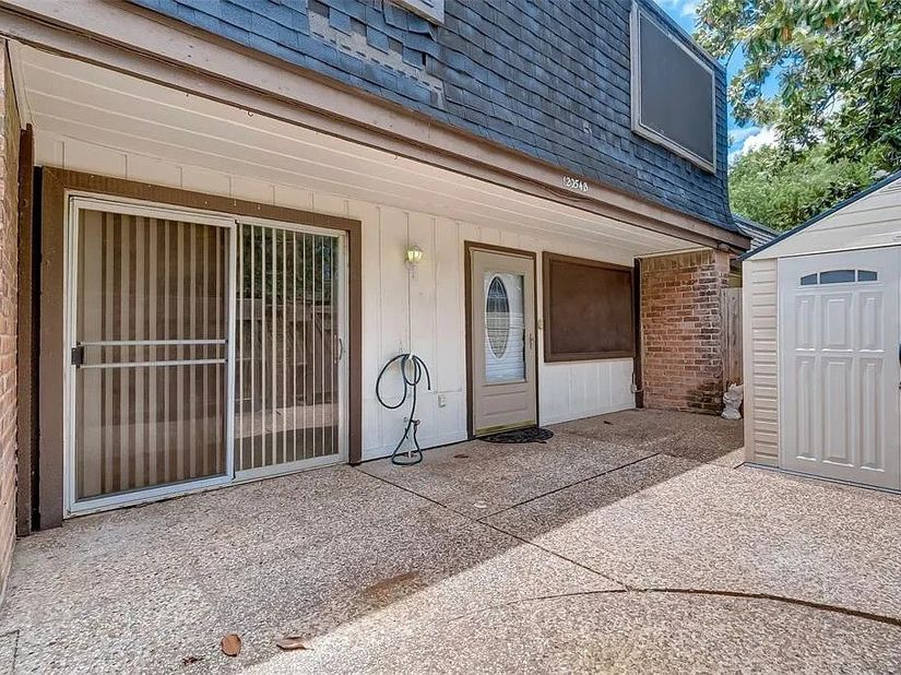 12054 Mighty Oak Drive B, Houston TX 77066