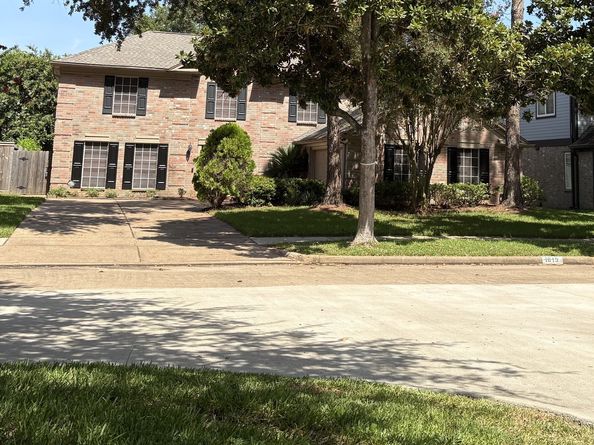 1819 Riverbend Crossing, Sugar Land TX 77478