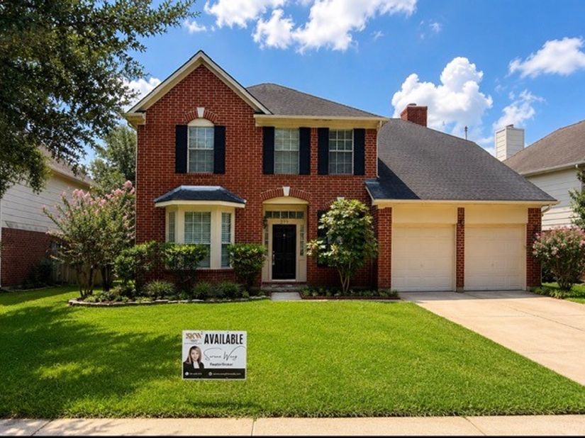 219 Birch Hill Drive, Sugar Land TX 77479